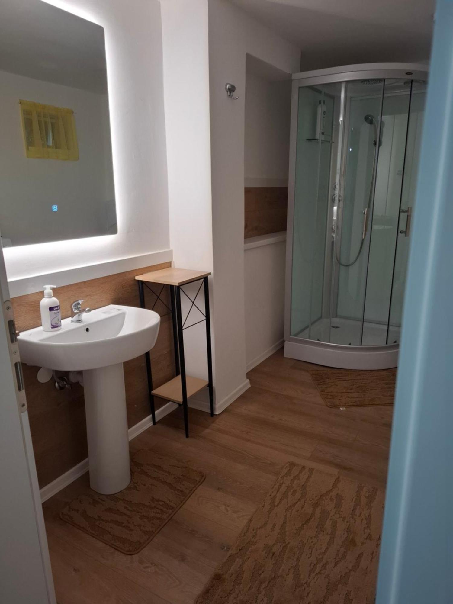 Appartement Dina 1 *